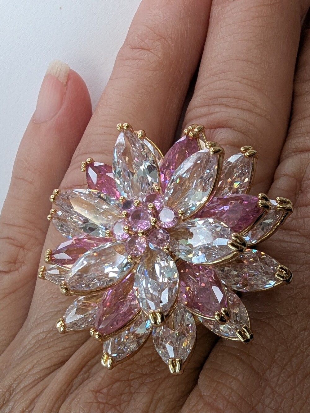EC GLASS CRYSTAL GOLD TONE RING